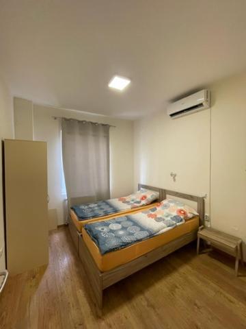 R&K Hostel Скопье Экстерьер фото