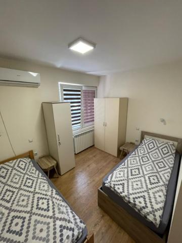 R&K Hostel Скопье Экстерьер фото